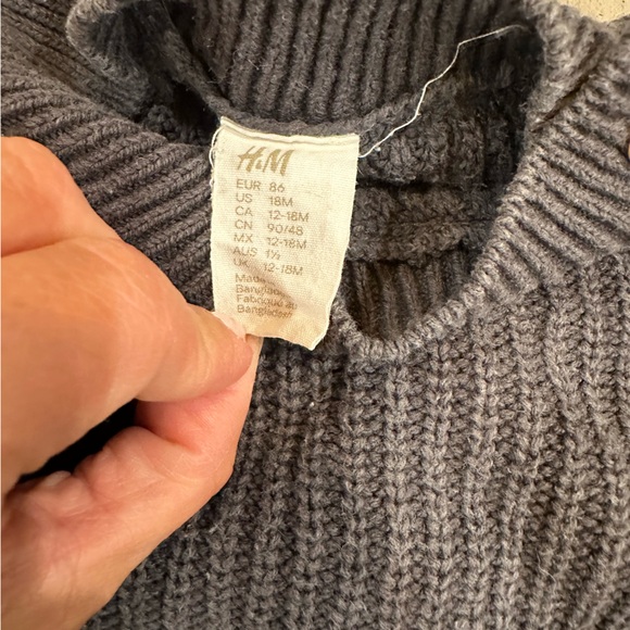 H & M Kids Grey Knit Sweater Size 12-18 Months - Picture 4 of 5